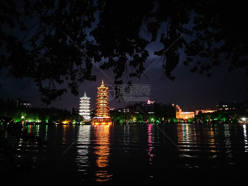 桂林日月塔远景图片