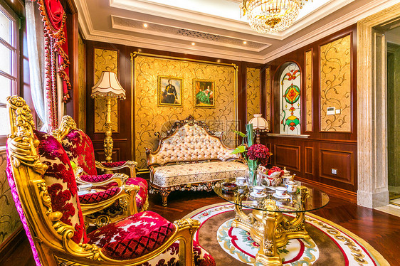 金碧辉煌的欧式宫廷风客厅