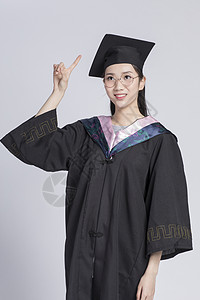 毕业的女大学生图片