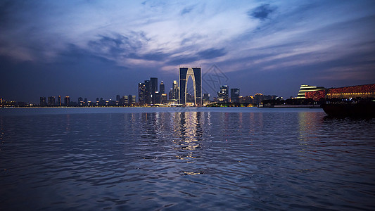 夜景建筑东方之门背景