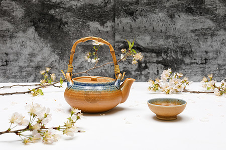 樱花和日式茶具图片