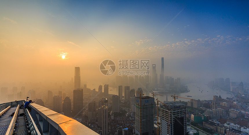 上海城市日出风光图片