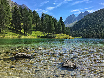 瑞士湖光山色图片
