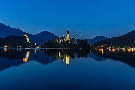 北欧洲欧洲斯洛文尼亚布莱德湖夜景背景