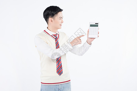 手持计算器的男性学生背景图片