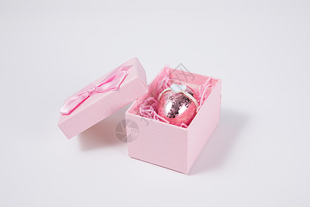 粉色礼物盒里的彩蛋高清图片