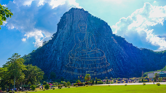 泰国佛像泰国芭提雅七珍大佛山背景