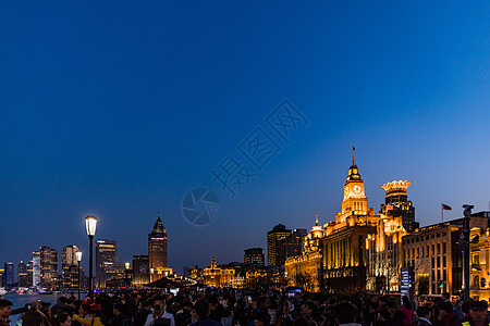 夜晚中的上海背景图片