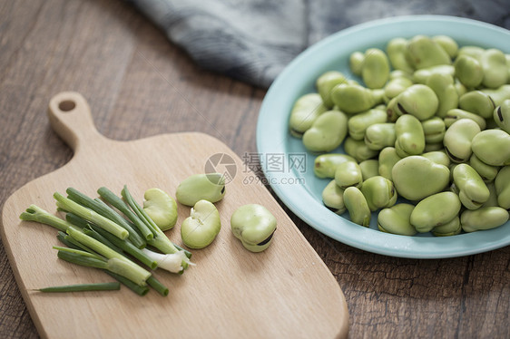 蚕豆料理图片