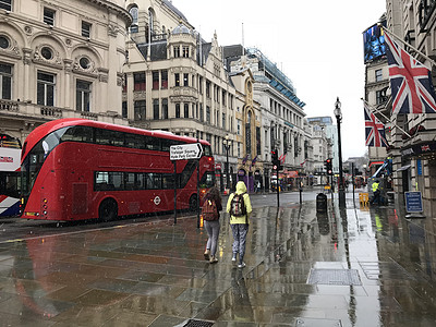 伦敦街道雨伦敦街景背景