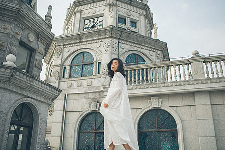 幸运女神欧美风女性街拍背景