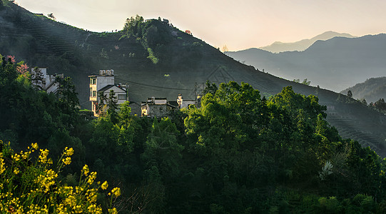 春天山中的乡村背景图片