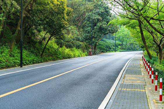 山间的公路图片