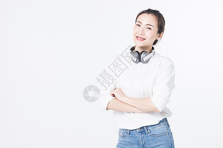 爱音乐的青年女性 图片