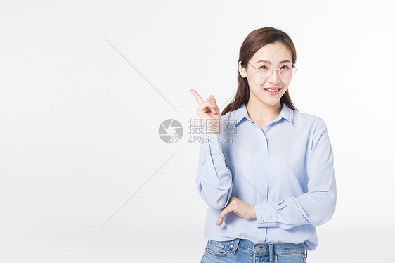 青年女性期待想象未来图片