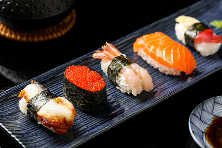 日式料理美食手握寿司图片