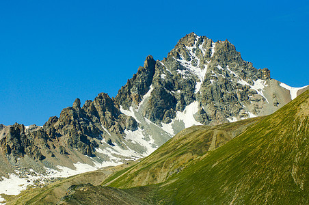 新疆天山山脉山峰大美风景图片