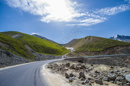 线条山峰新疆独库公路高速路背景