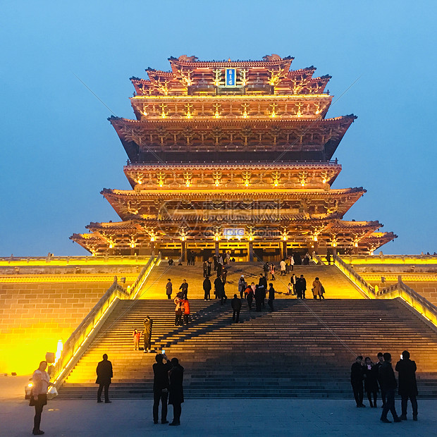 山西运城鹳雀楼夜景图片