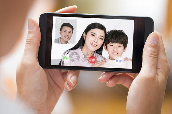 一家人视频聊天