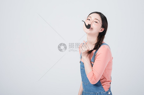 青年活力女生可爱形象图片