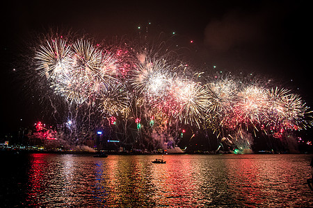 香港维多利亚跨年烟火图片