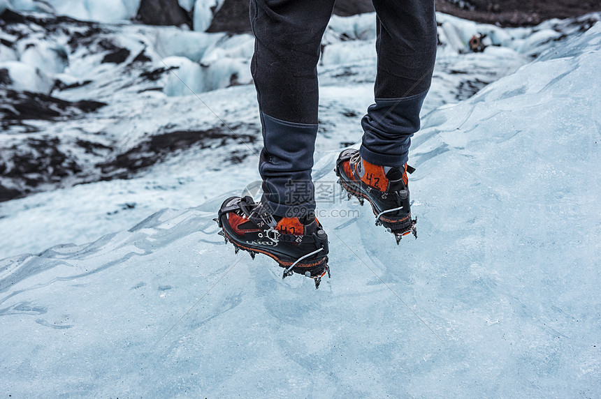 冰岛瓦特纳冰川徒步冰爪图片