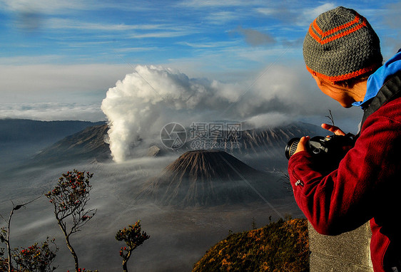 印尼东爪哇岛上的布罗莫活火山图片