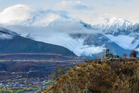 林芝雪山图片