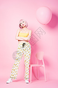 粉色假发时尚女性创意形象图片