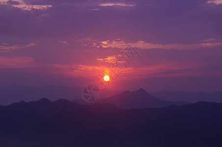 连绵群山台州仙居公盂高山日出背景