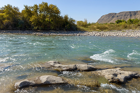 新疆河流图片