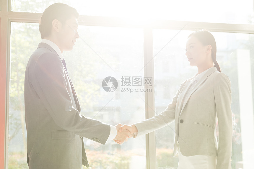 商务男女合作握手高清图片下载 正版图片 摄图网 商务男女合作握手高清图片下载 正版图片 摄图网