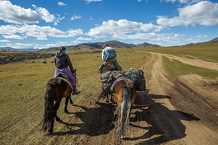 内蒙古草原骑行图片