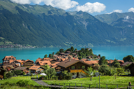 旅游景点图片瑞士因特拉肯湖边小镇背景