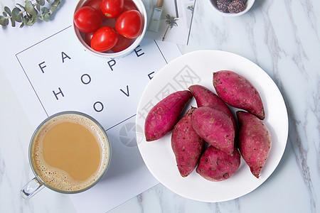 越南小紫薯紫薯和红辣椒高清图片