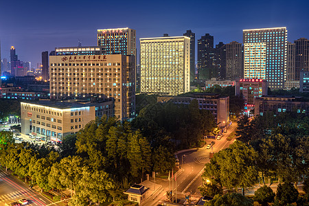 医院鸟瞰图夜色下的武汉大学中南医院背景