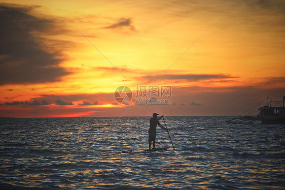 海南三亚海边落日图片