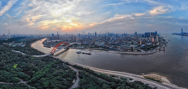 健身房全景俯瞰武汉长江与汉江交汇处全景背景