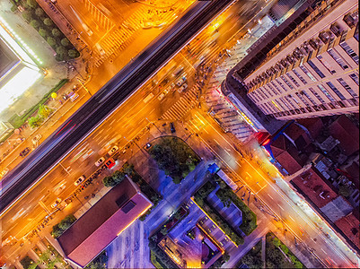 俯瞰城市交通路口背景图片