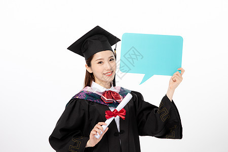 拿着蓝色气泡对话框的毕业生背景图片