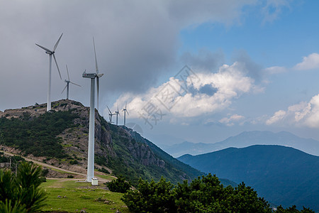 山顶风电场自然美高清图片素材