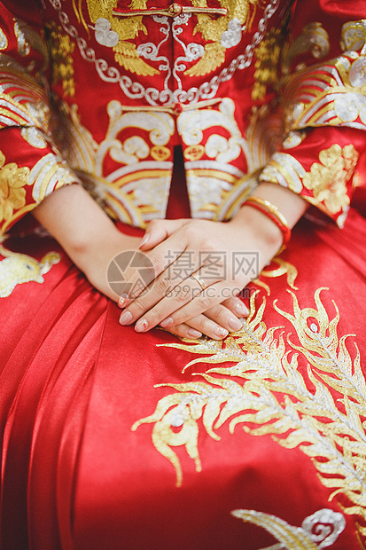 中式婚礼凤袍礼服图片