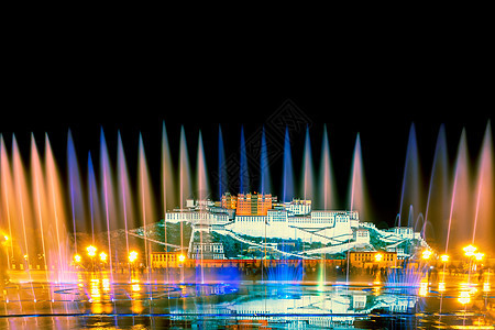 布达拉宫的喷泉图片