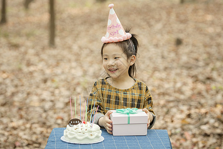 女孩过生日图片