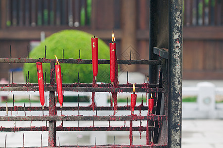 寺庙里的香烛图片