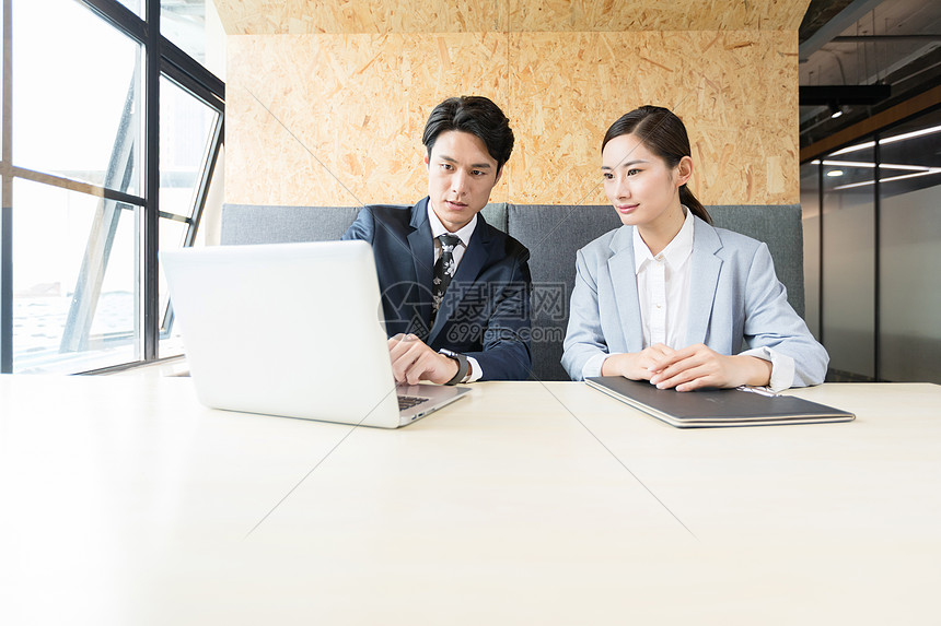 探讨泰瑞斯马克西的快速突破如何撕裂对手防线