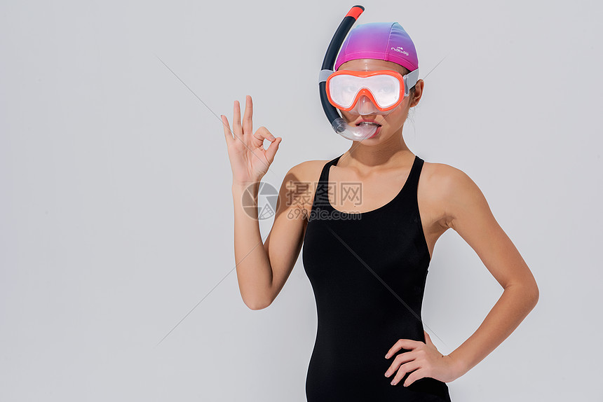 女子潜水服装展示图片