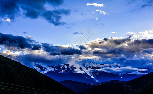 西藏雪山风光图片