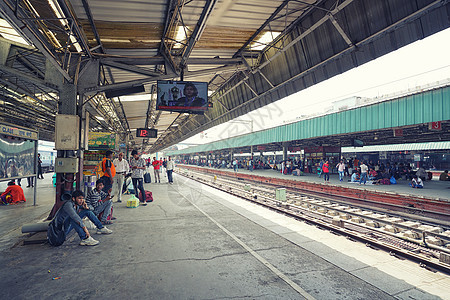 印度德里火车站月台背景图片